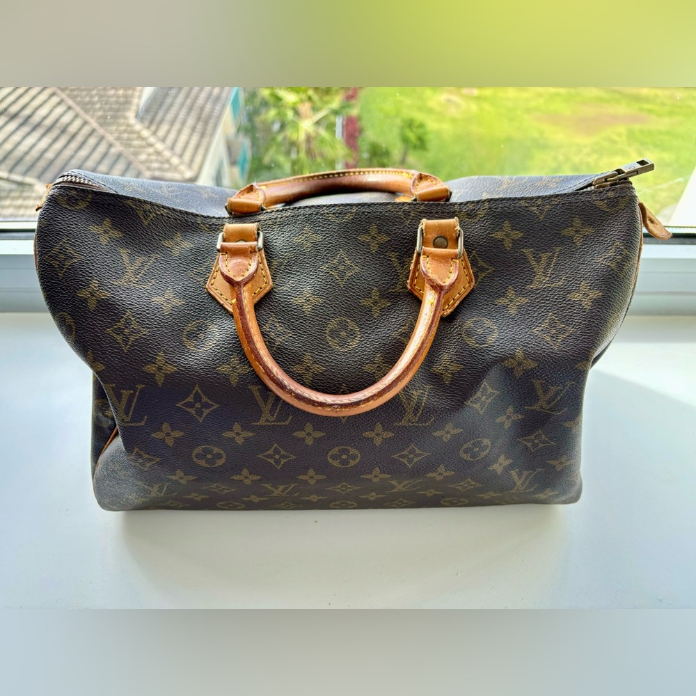 Louis Vuitton Speedy 35